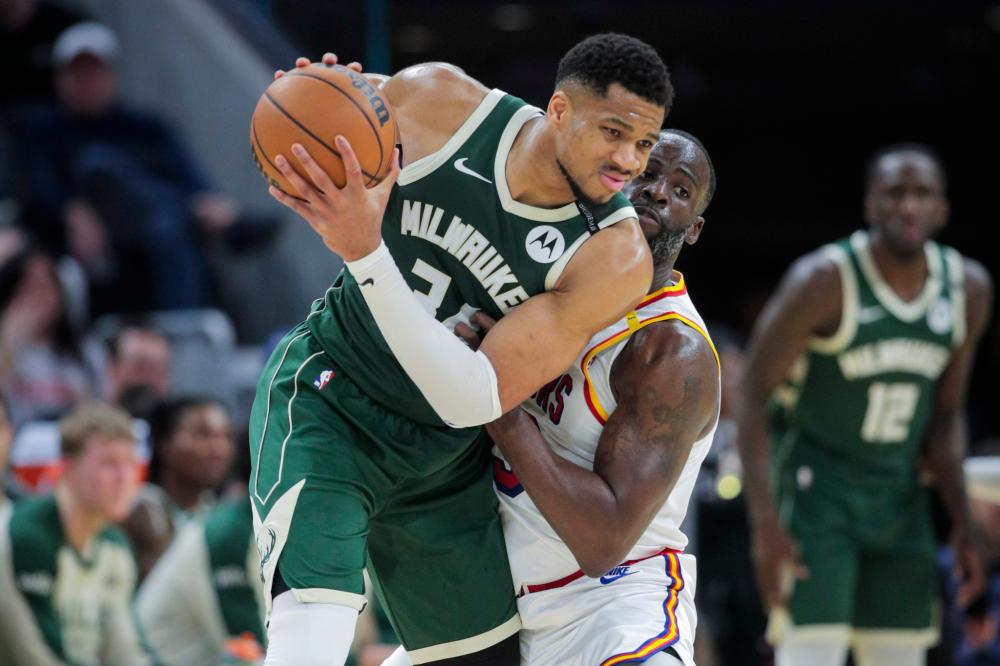 为追逐篮球 为追逐篮球