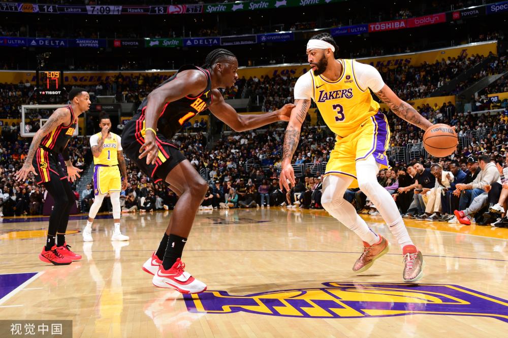 益激烈的背 益激烈的背