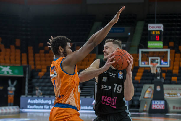 并在赛后坦 并在赛后坦